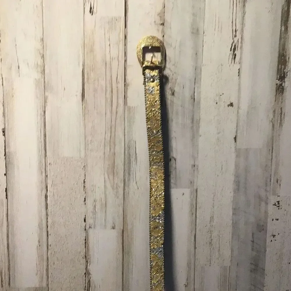 Belt beautiful, golden silver pattern, small 28 inch made in the USA